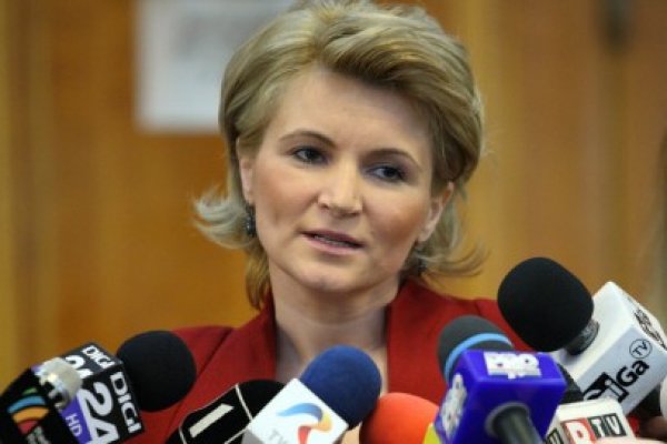 Andreea Paul: Guvernul Ponta refuză să crească pensiile cu 5%, îşi bate joc de pensionari